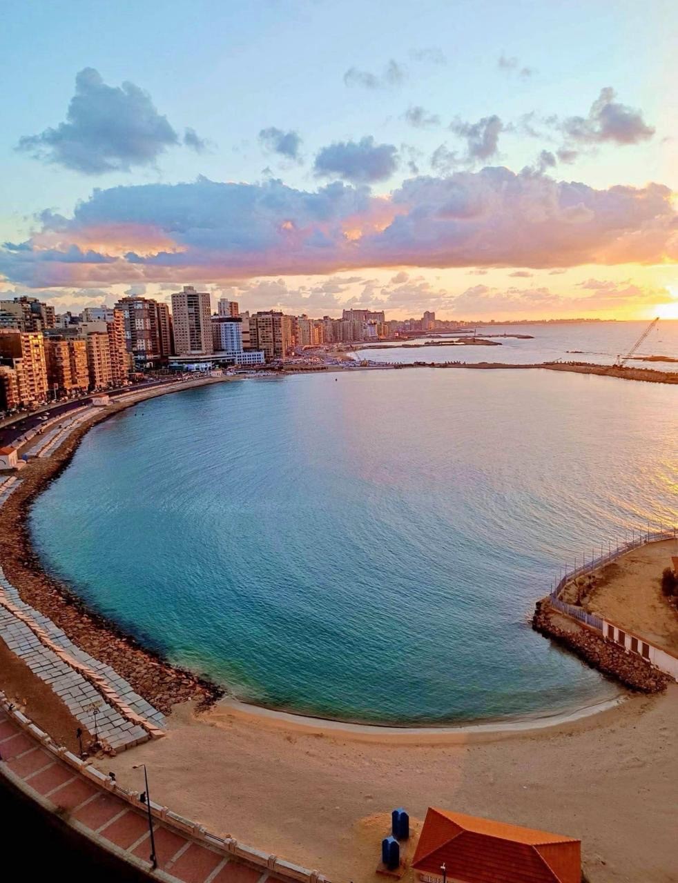 vipشقة بانوراما بيتش ( ثلاث غرف ) كود 1006 ميامي نادي السيارات