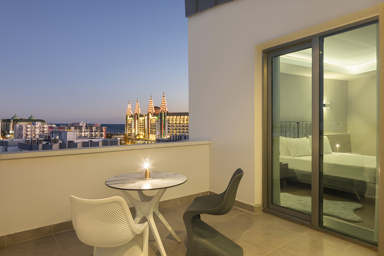 Penthouse Deluxe Duplex Suite / 1 BR