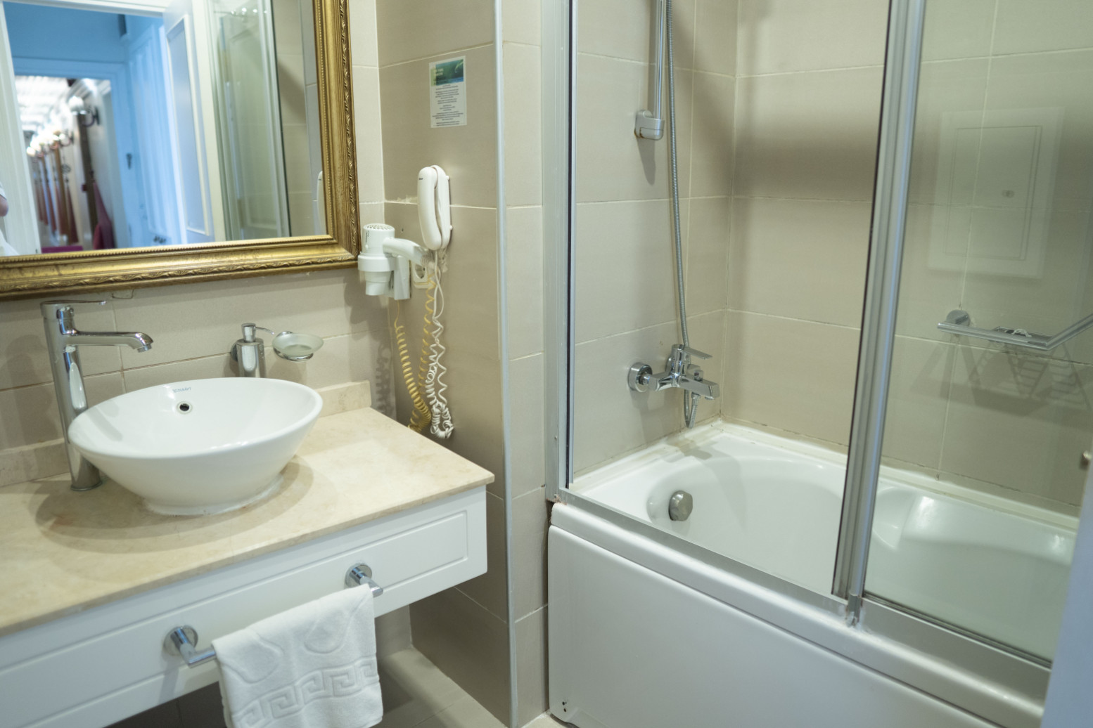 Elegance Single Room with City or Sea view