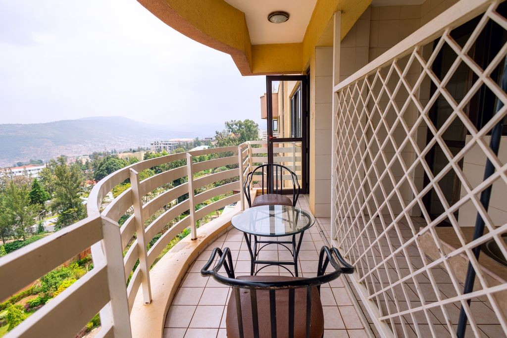 Apartment with One Room with Balcony