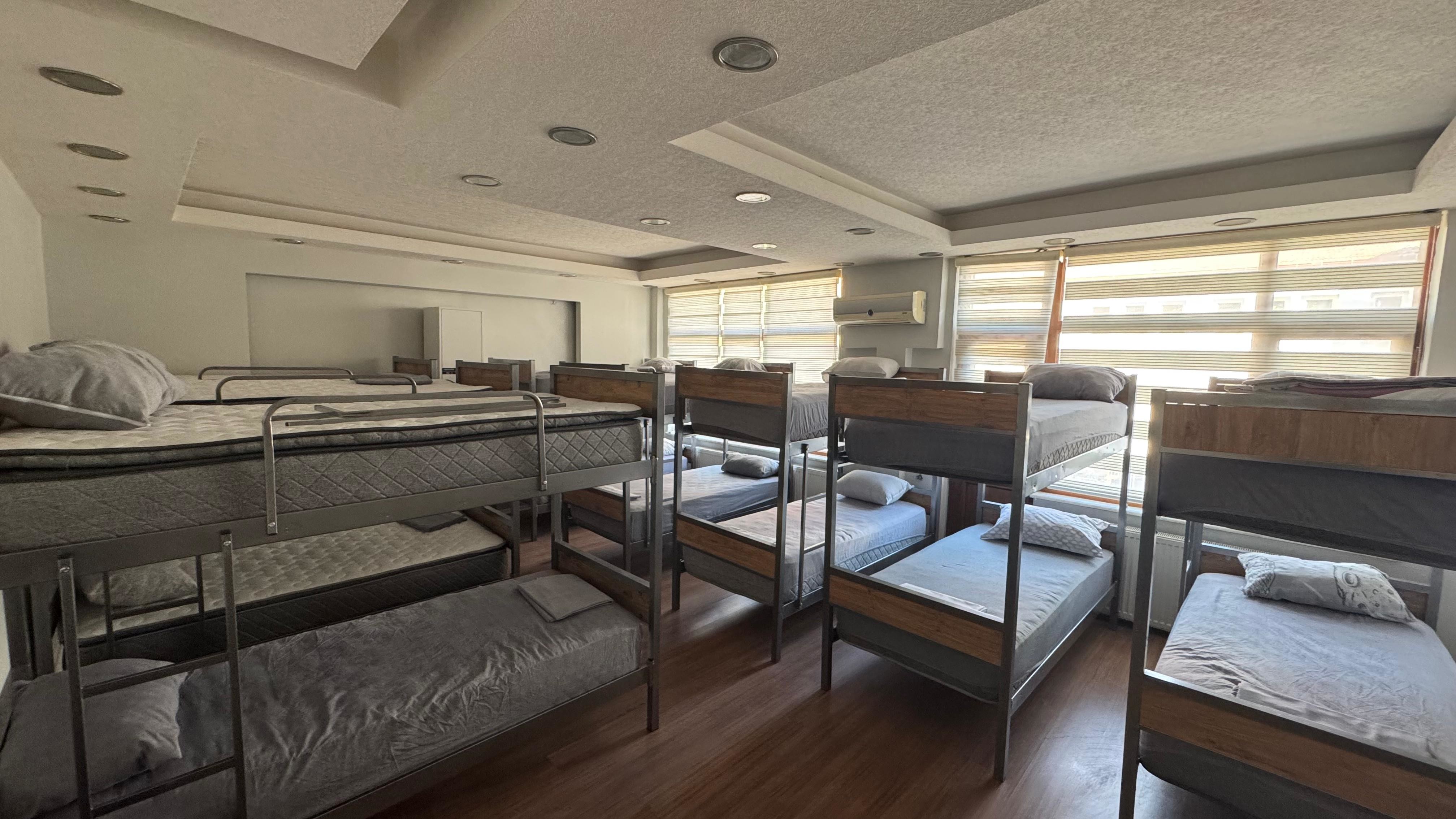 KARMA|Erkek-kadın Karışık (16 Yataklı Odada 1 Yatak)