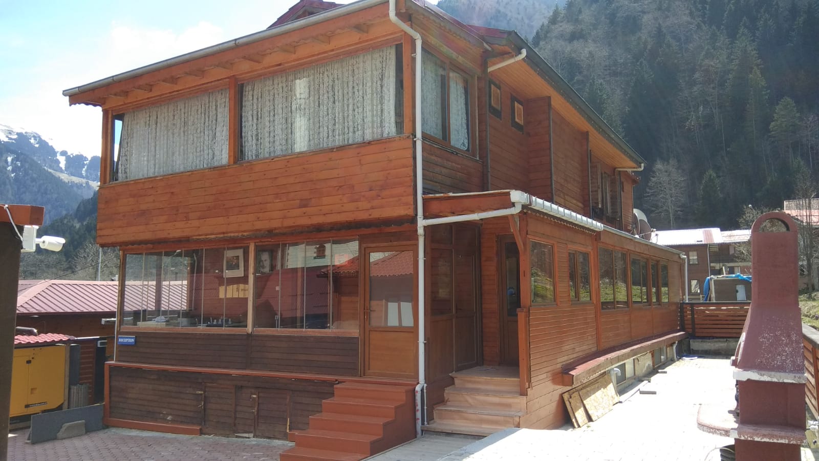 BEŞ EVLER APART 3+1 Göl Manzaralı Daire