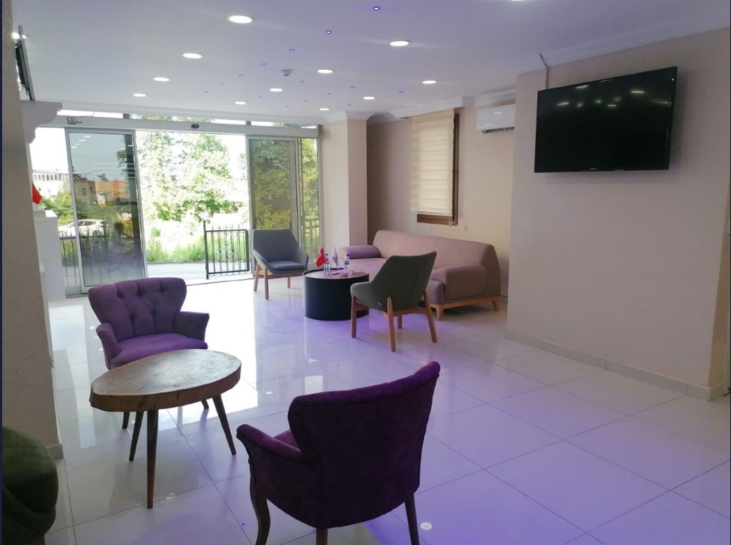 Junior Suit Oturma Alanlı Oda
