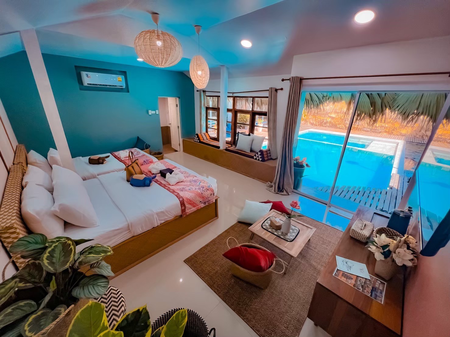Triple Room with Pool View