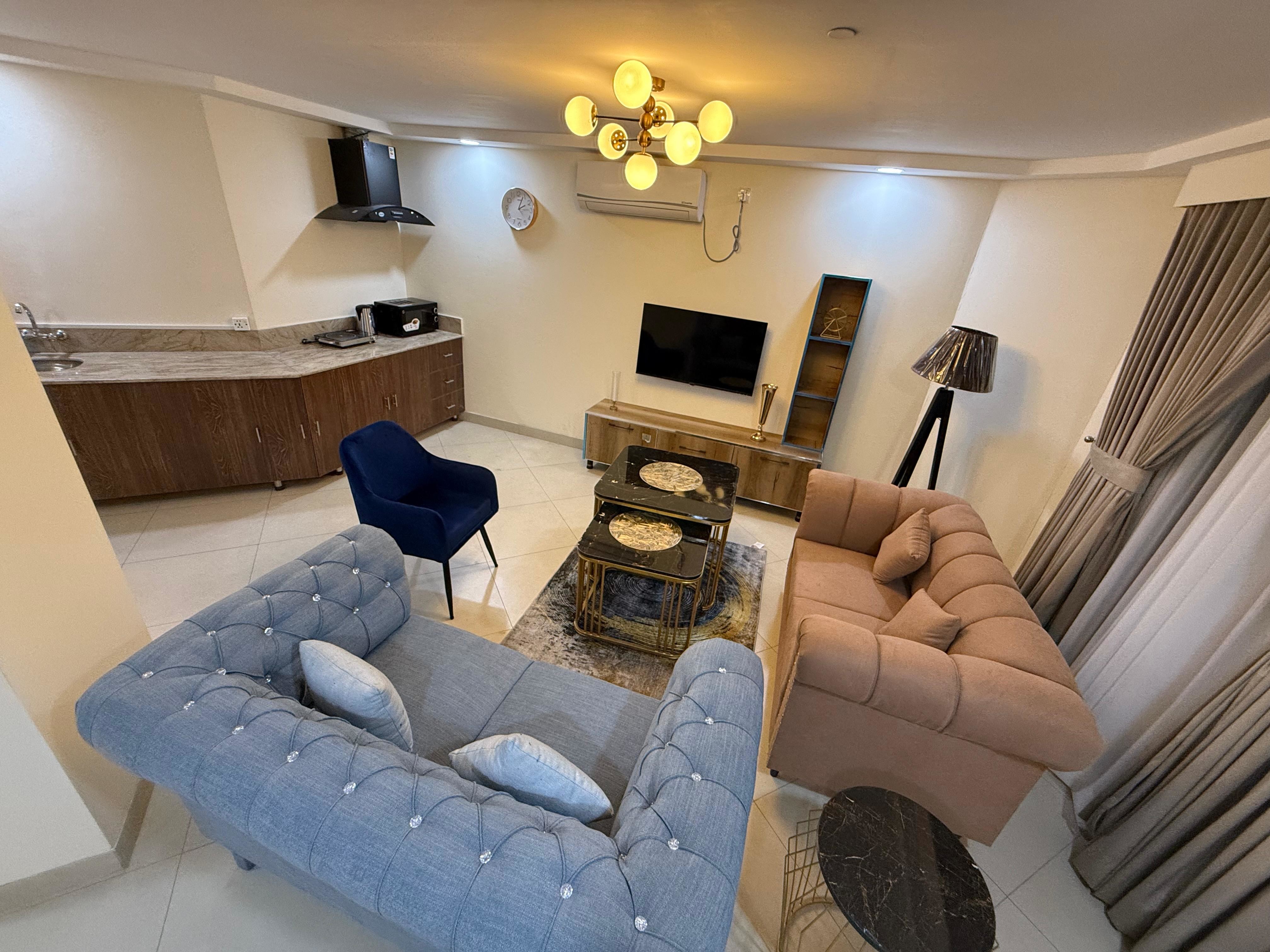 Premium 1-Bed Apartment Gulberg