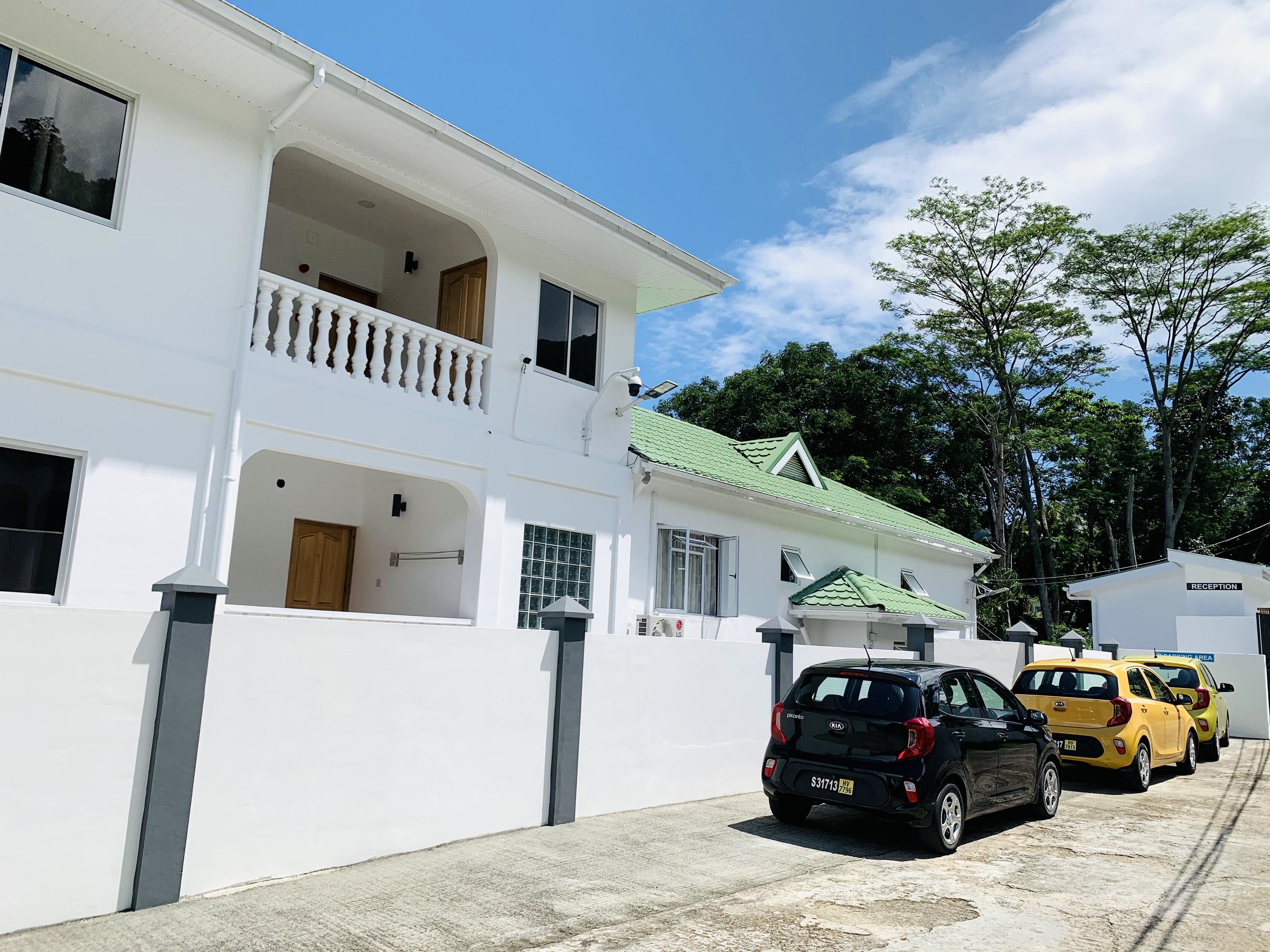 Deluxe Double or Twin Room with Mountain View