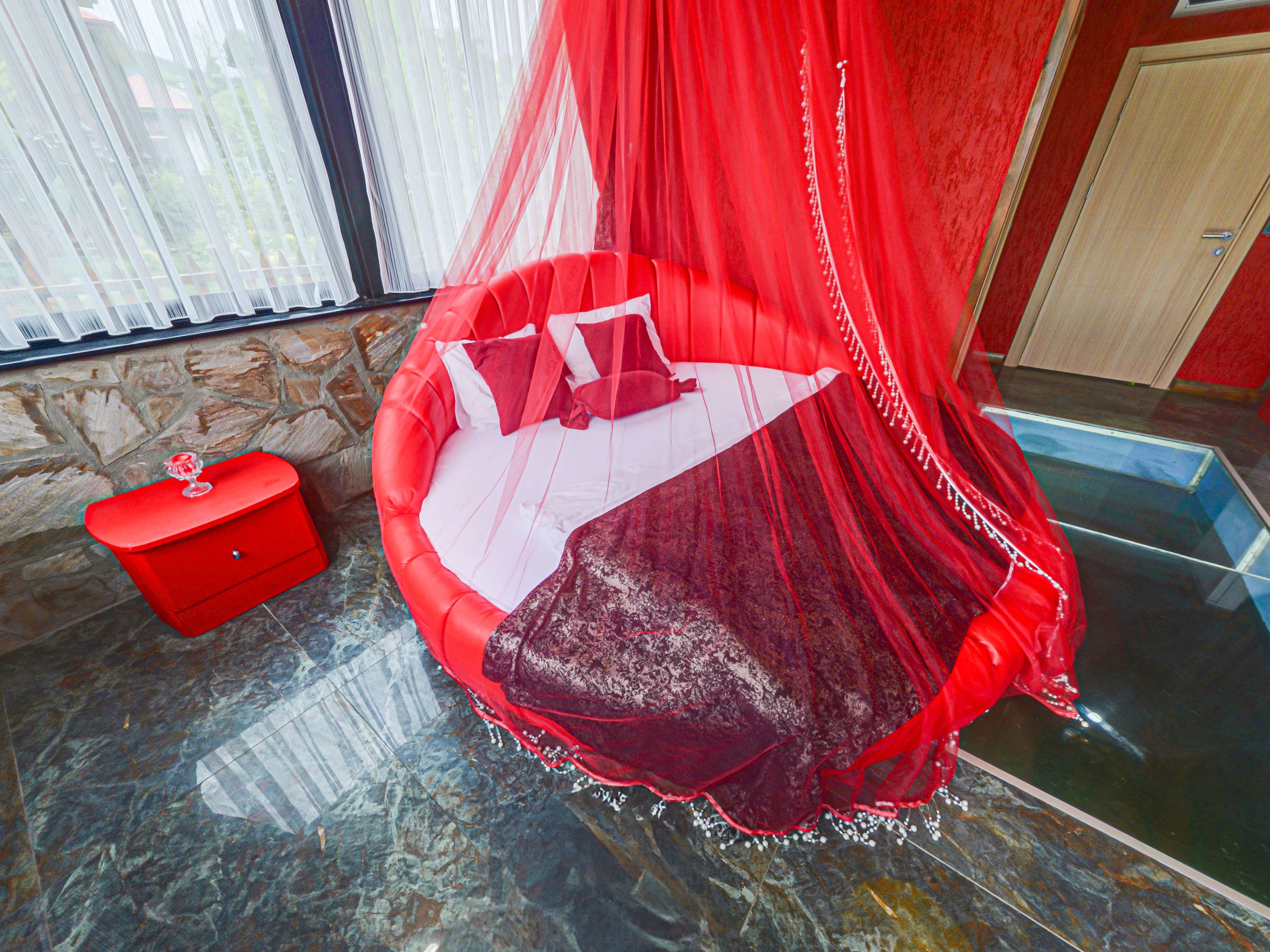 Red Ultra Luxury Suit Room