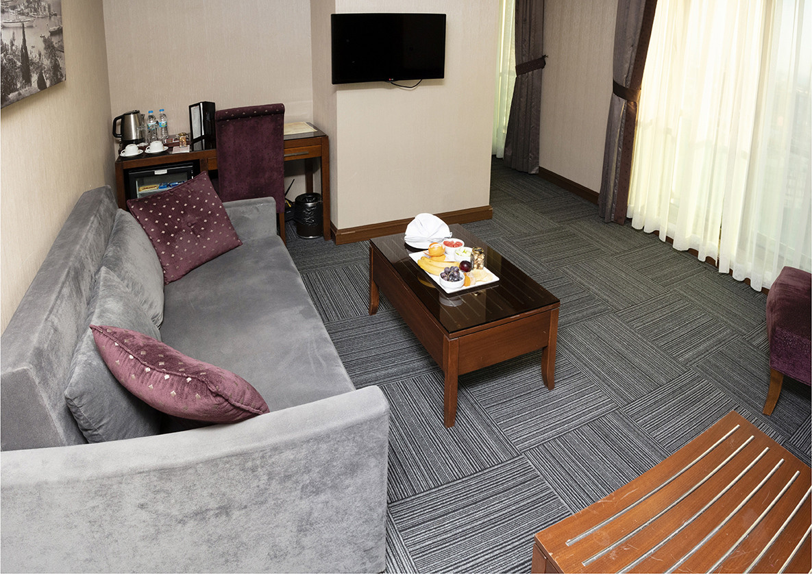 Corner Suite